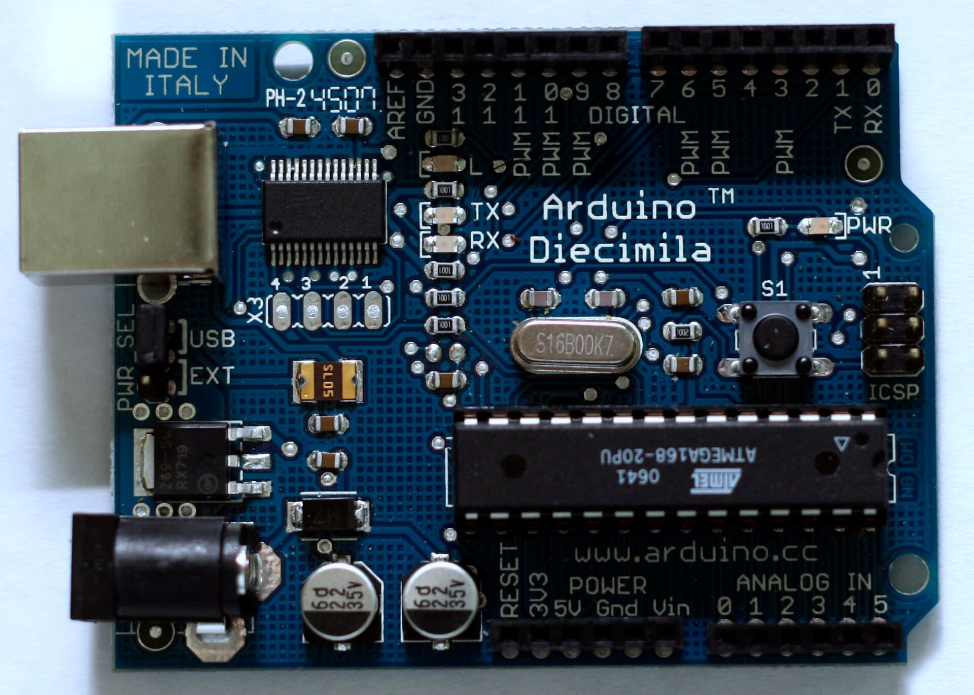 Close-up of a printed circuit board on an Arduino microcontroller